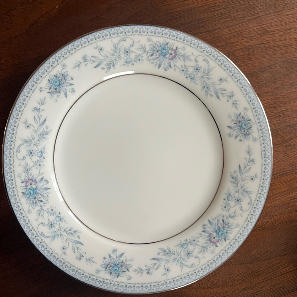 Bread plate china replacement for blue hill pattern by Noritake. Nice Condition.